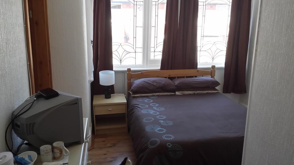 Hotel Airedale 2*